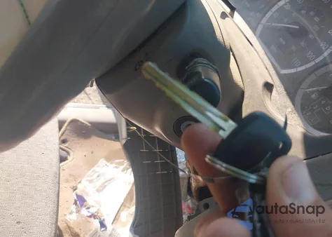 2005 Toyota Sienna Ce z USA, uszkodzony, nr VIN 5TDZA23C15S362039